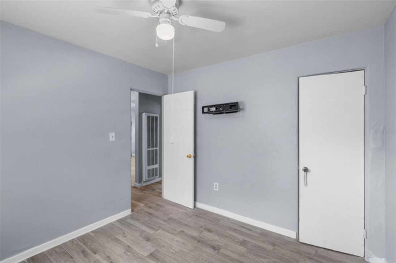 Listing Photo 11