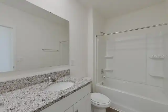 Listing Photo 9