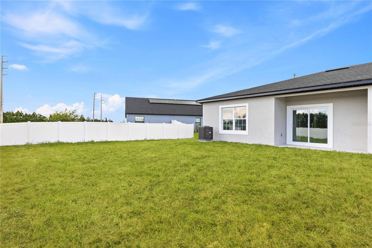 Listing Photo 12