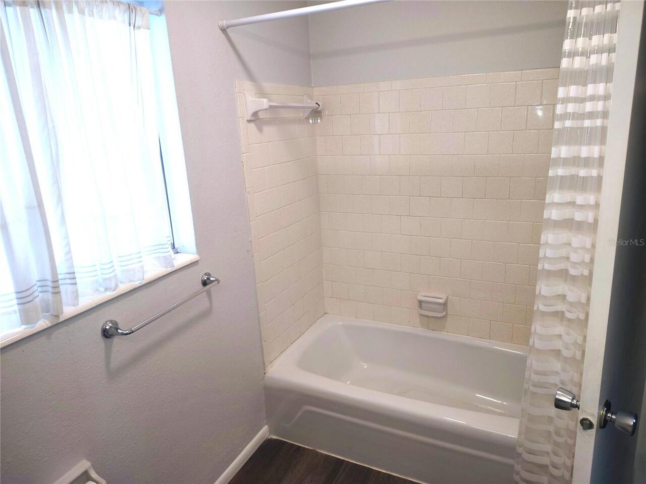 Listing Photo 7