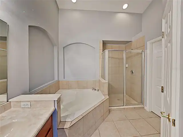 Listing Photo 8