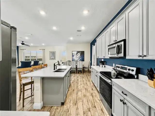 Listing Photo 10