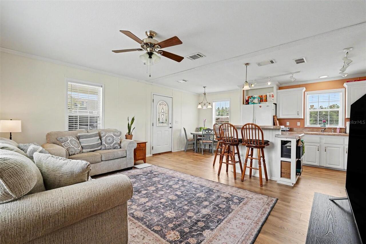 Listing Photo 9