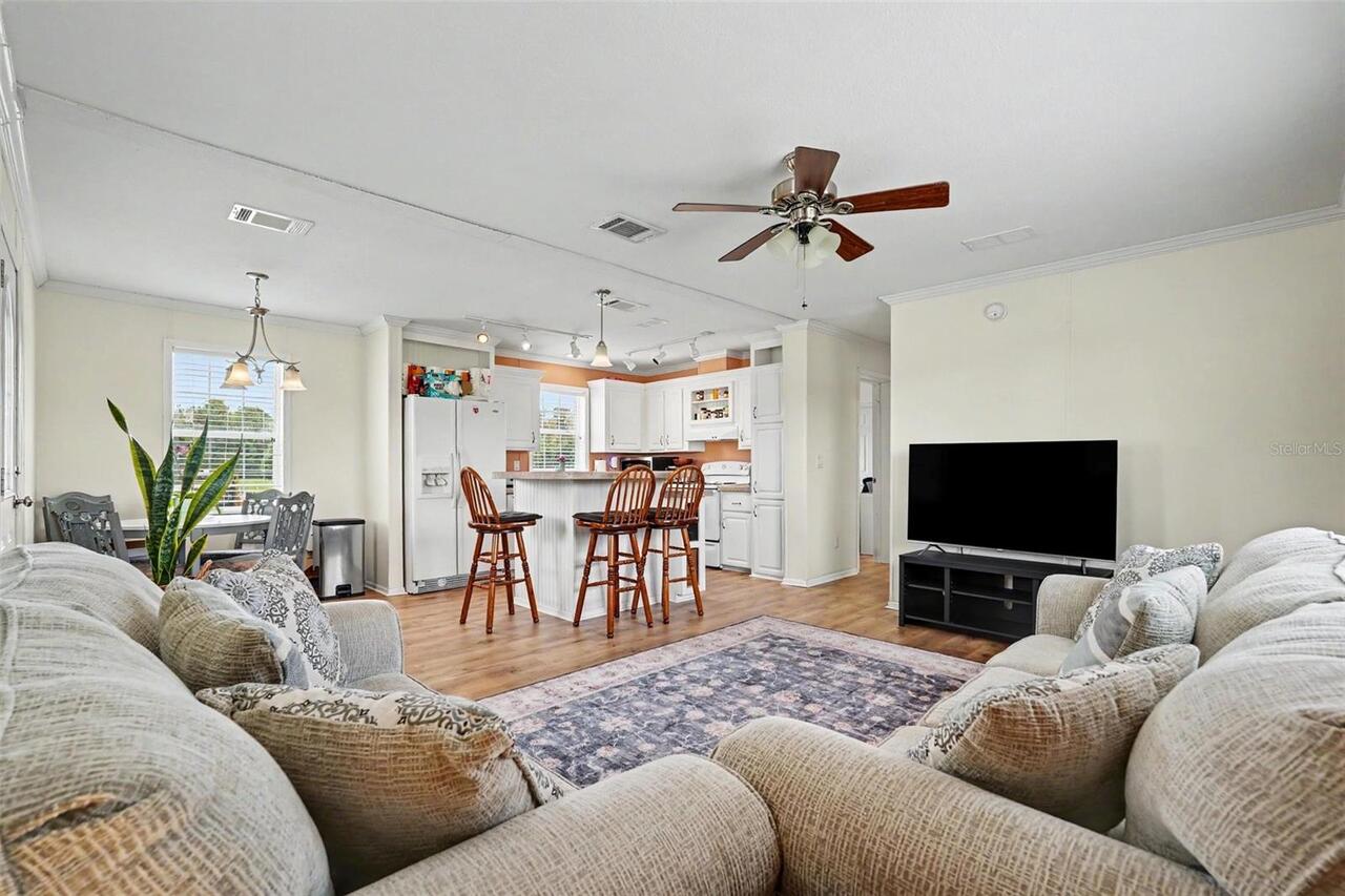Listing Photo 10