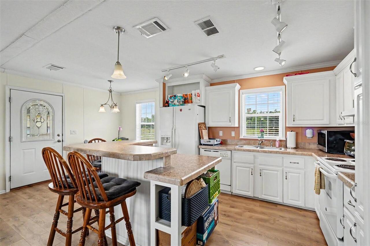 Listing Photo 16