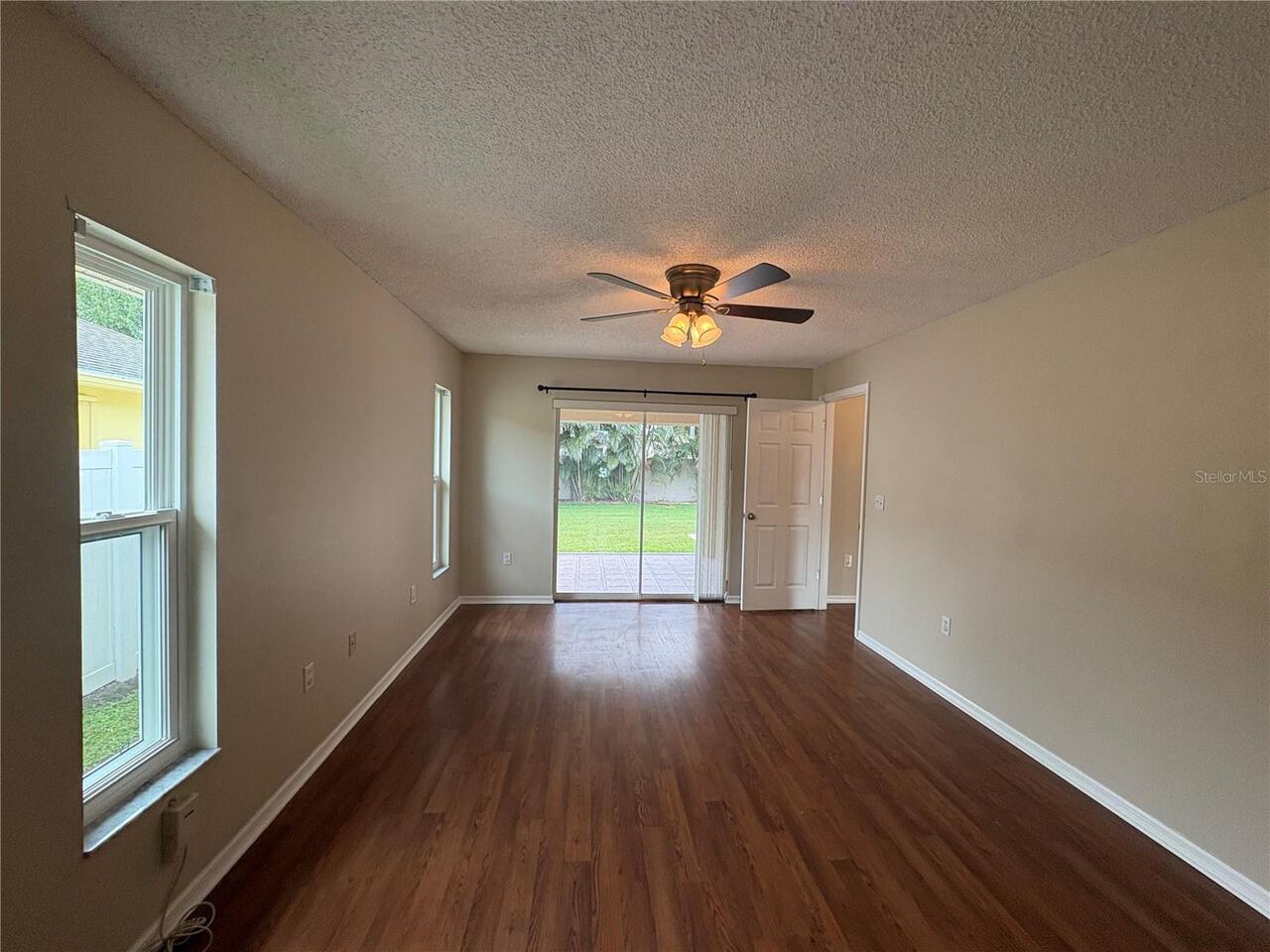 Listing Photo 12
