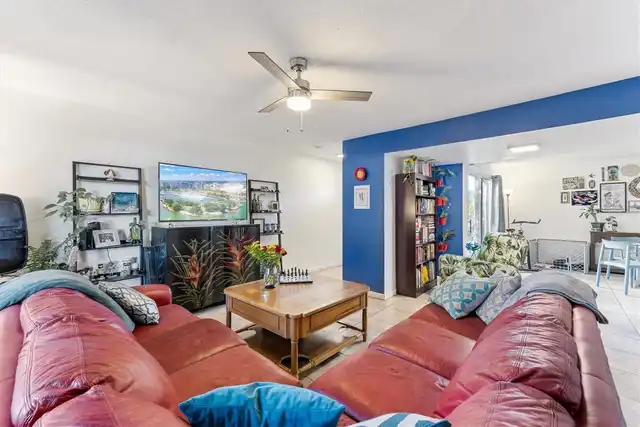 Listing Photo 8