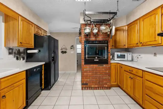 Listing Photo 7