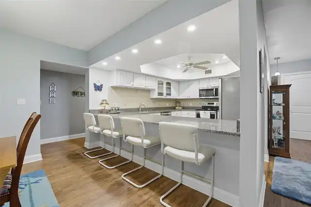 Listing Photo 8