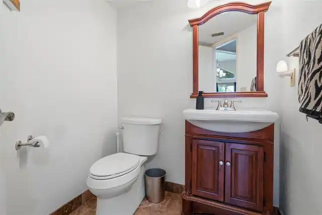 Listing Photo 12