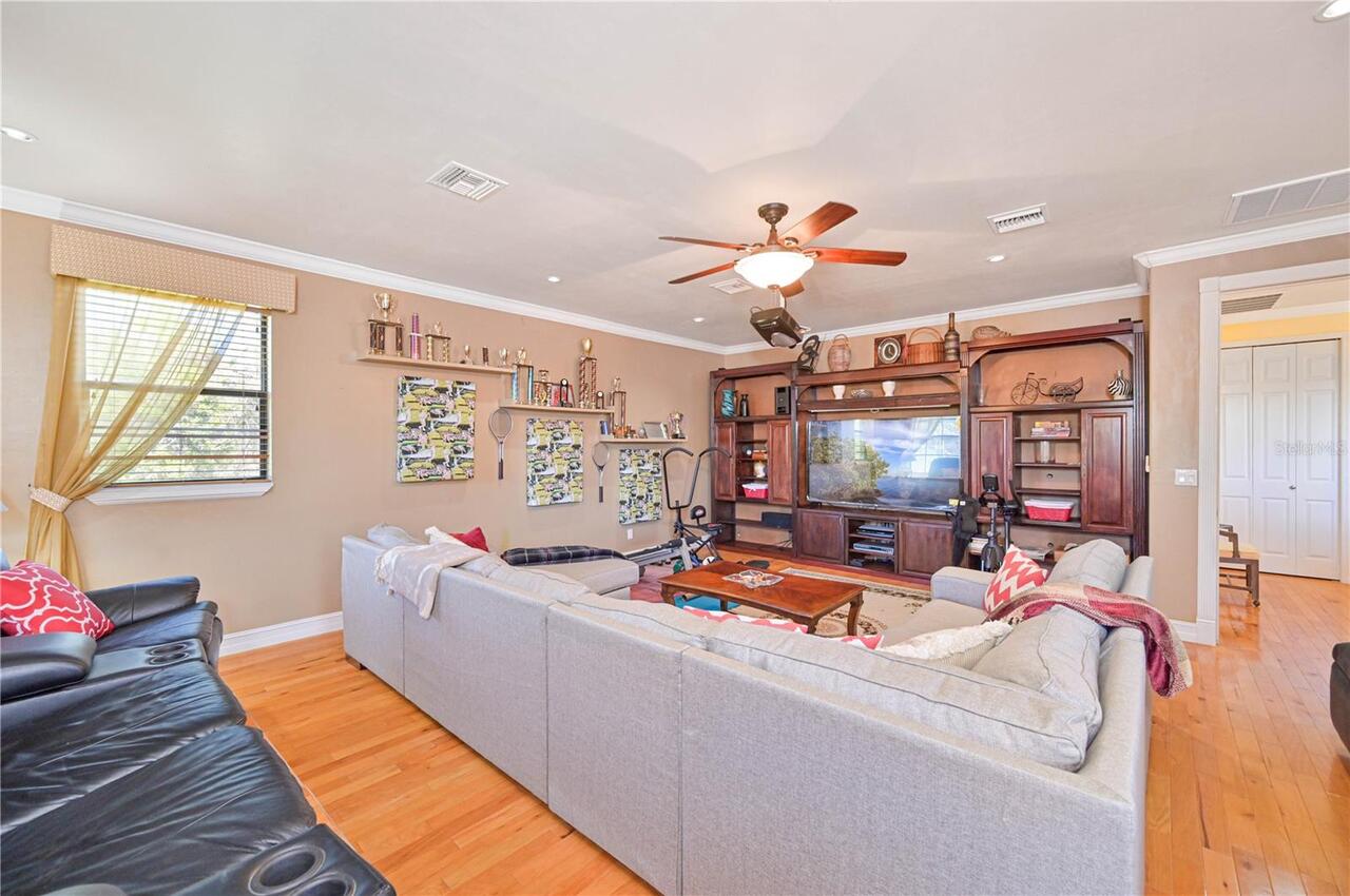 Listing Photo 33