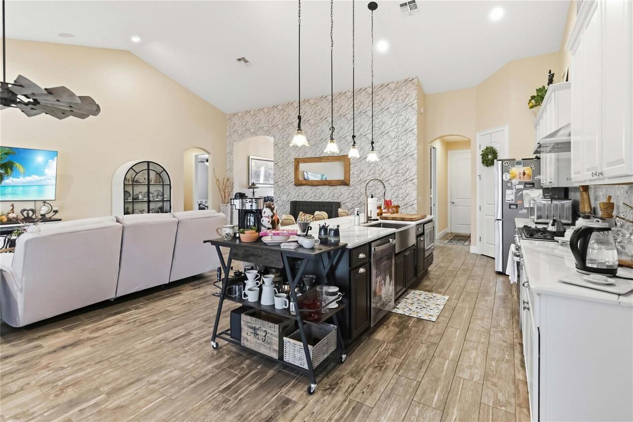 Listing Photo 16