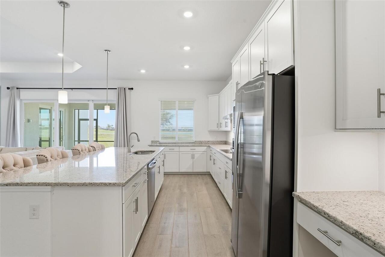 Listing Photo 12