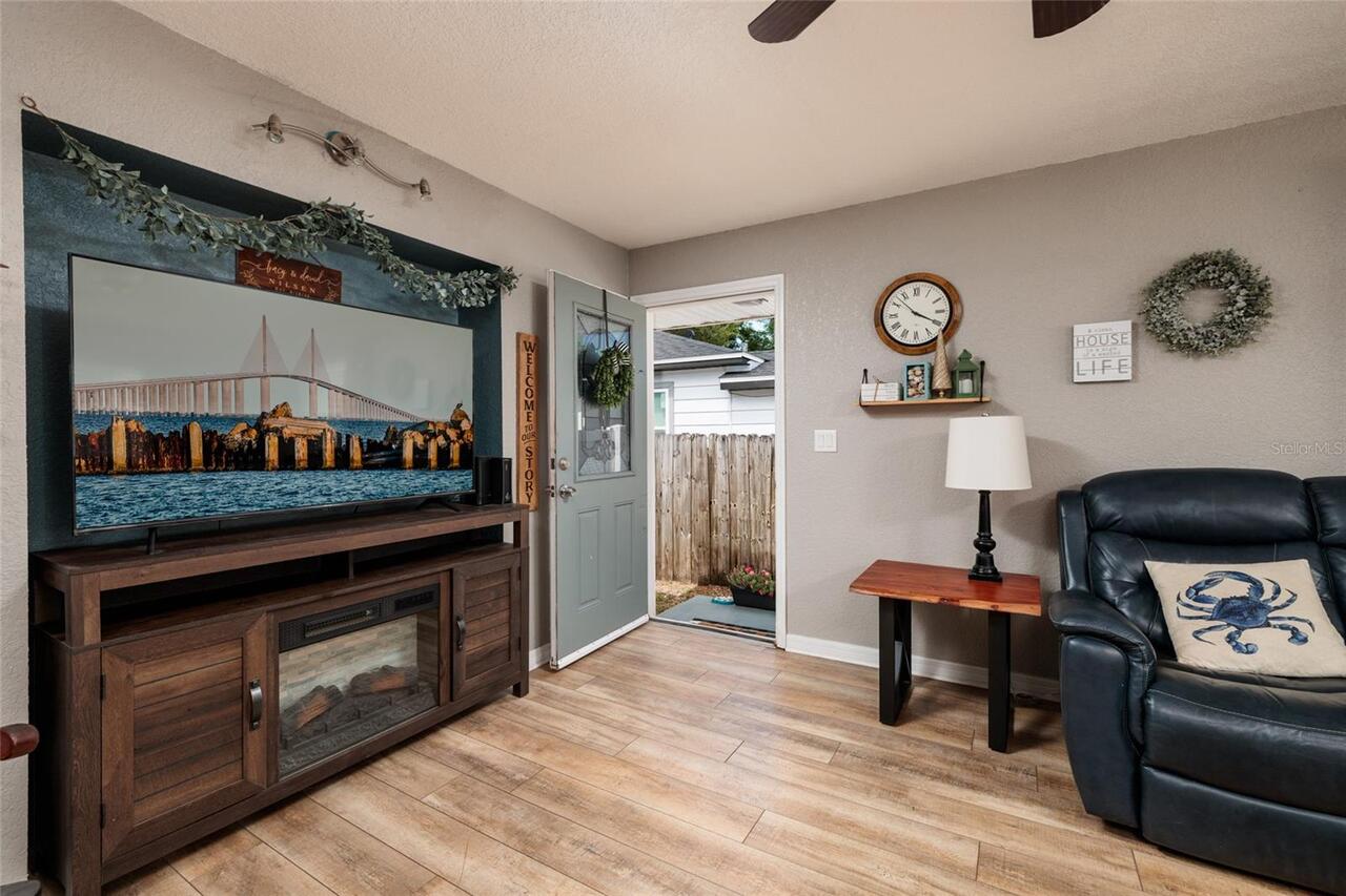 Listing Photo 8