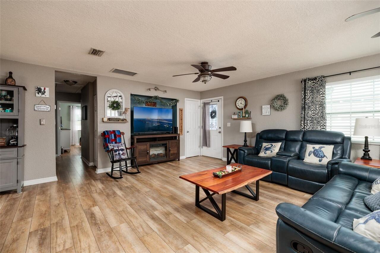 Listing Photo 11