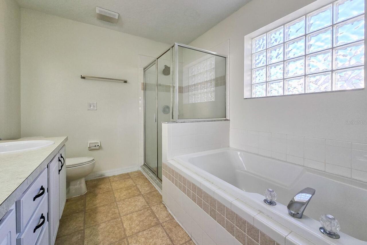 Listing Photo 12