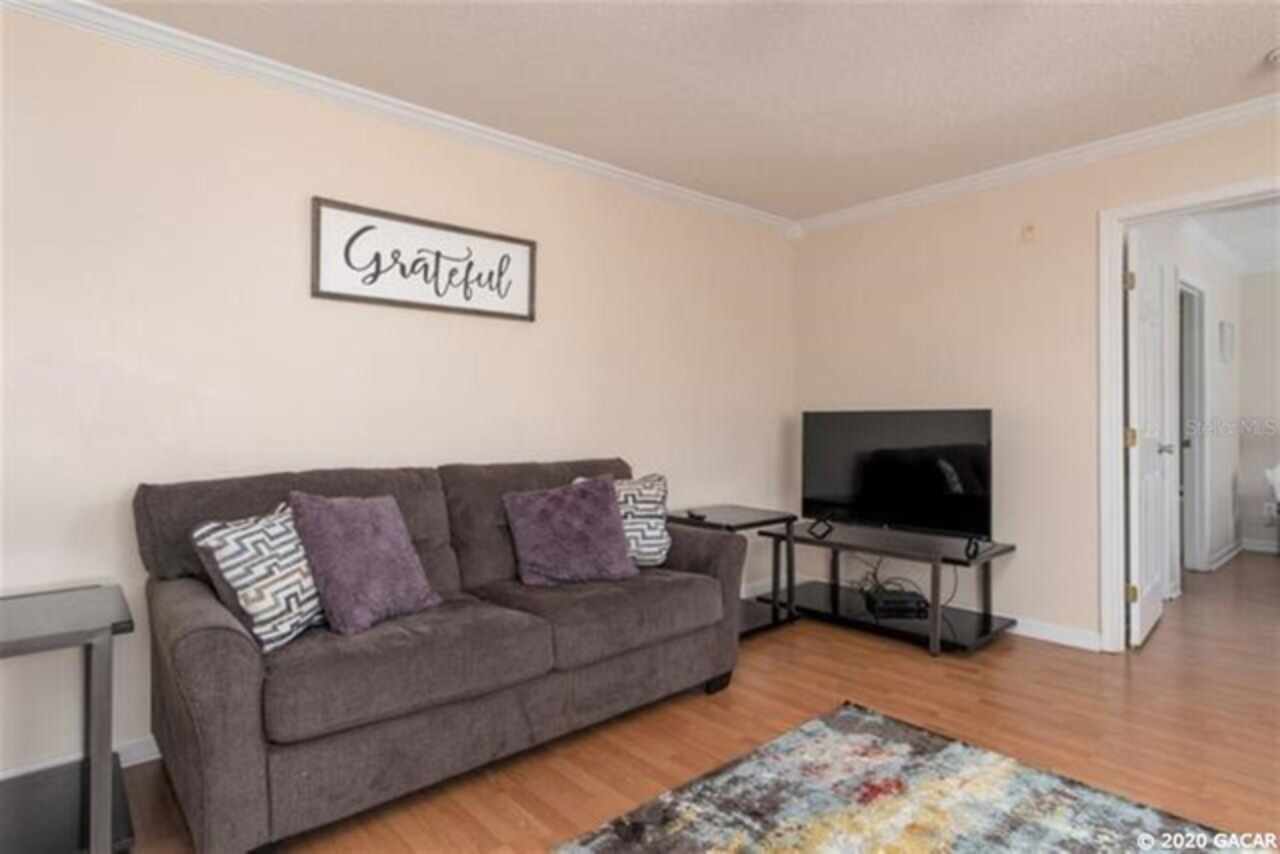 Listing Photo 8