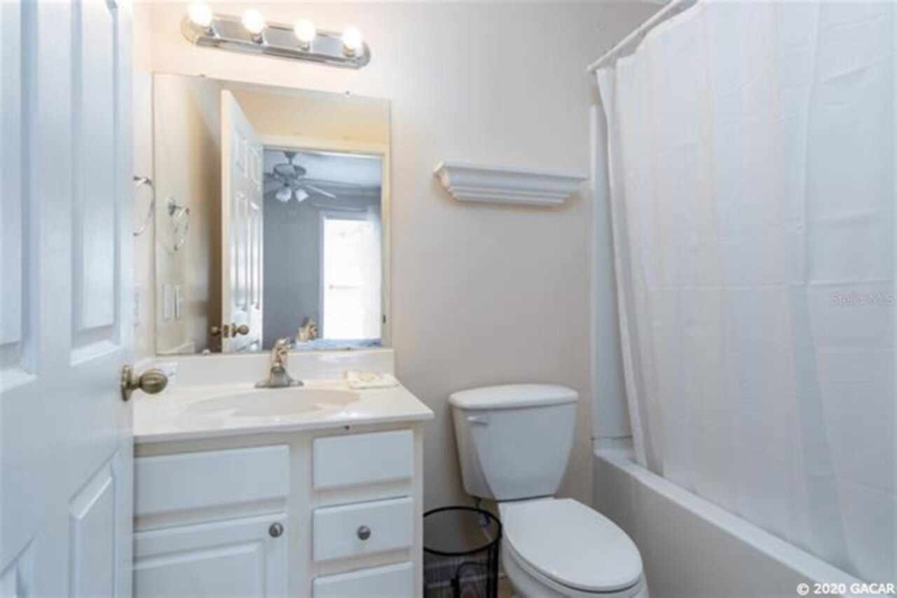 Listing Photo 10