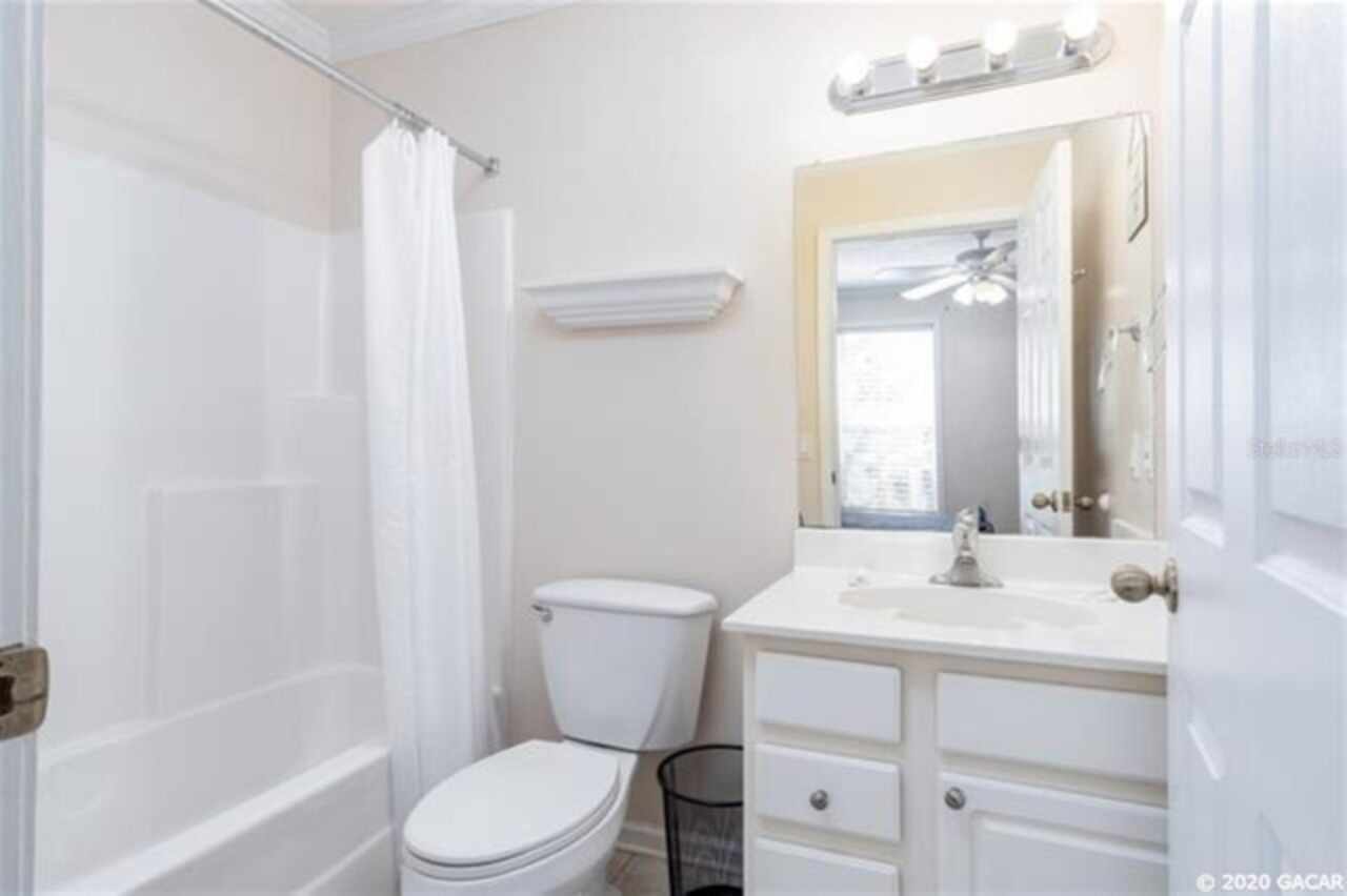 Listing Photo 12
