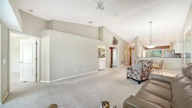 Listing Photo 14
