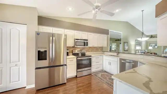 Listing Photo 17