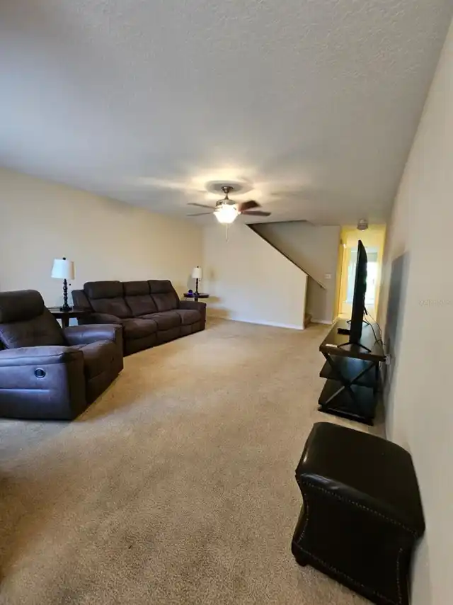 Listing Photo 12