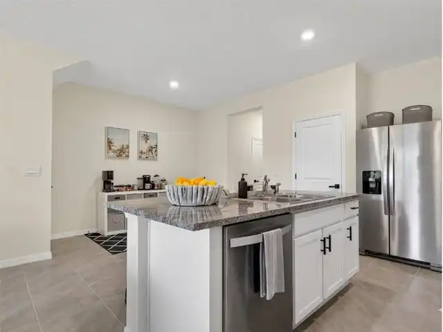 Listing Photo 8