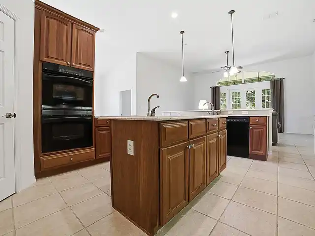 Listing Photo 6