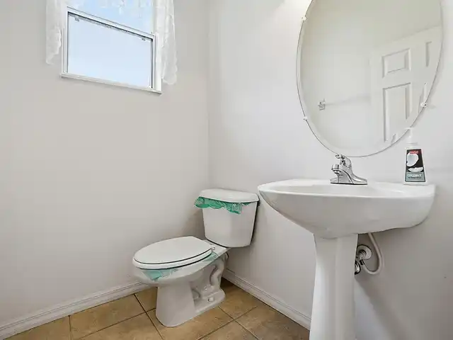 Listing Photo 12