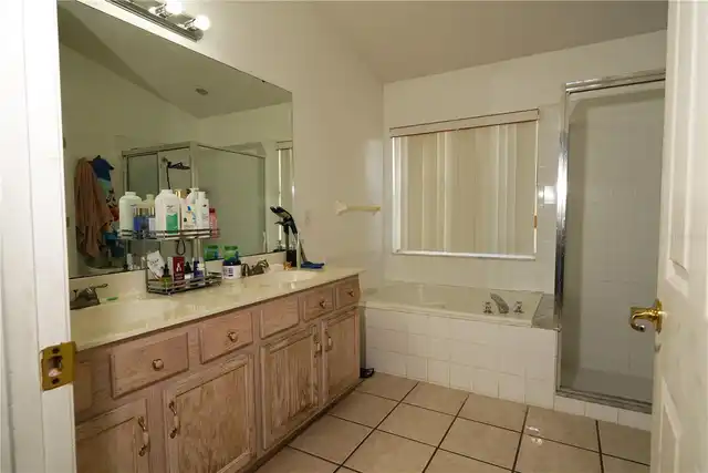 Listing Photo 11