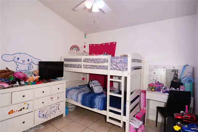 Listing Photo 15
