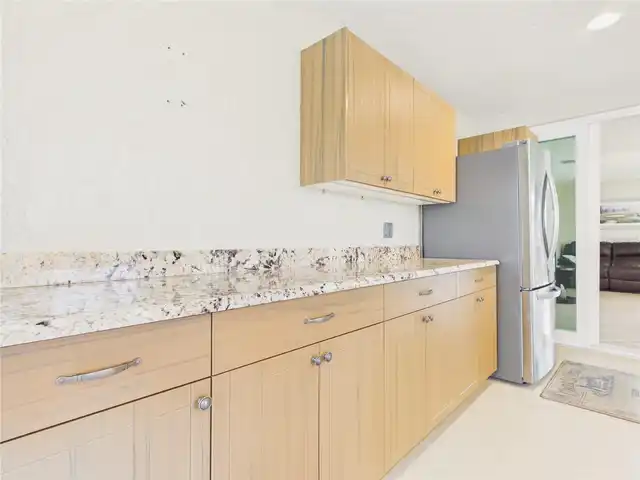 Listing Photo 14