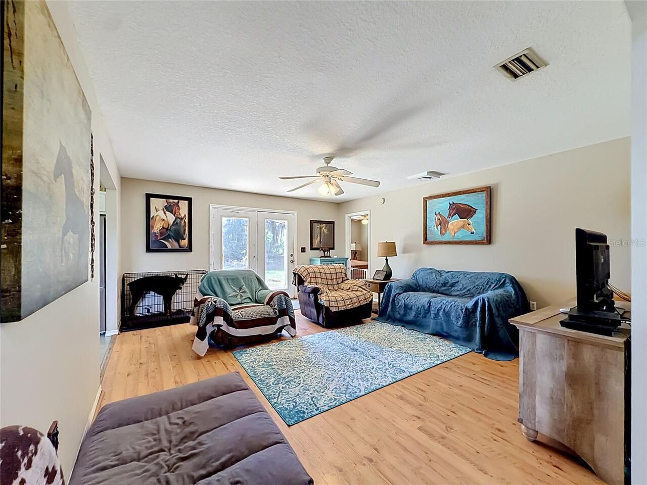 Listing Photo 11