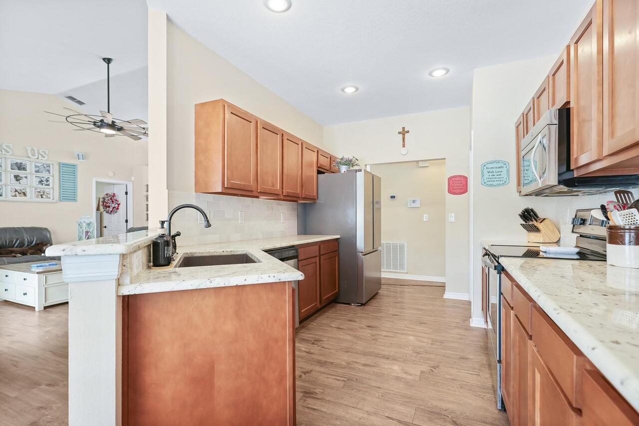 Listing Photo 8