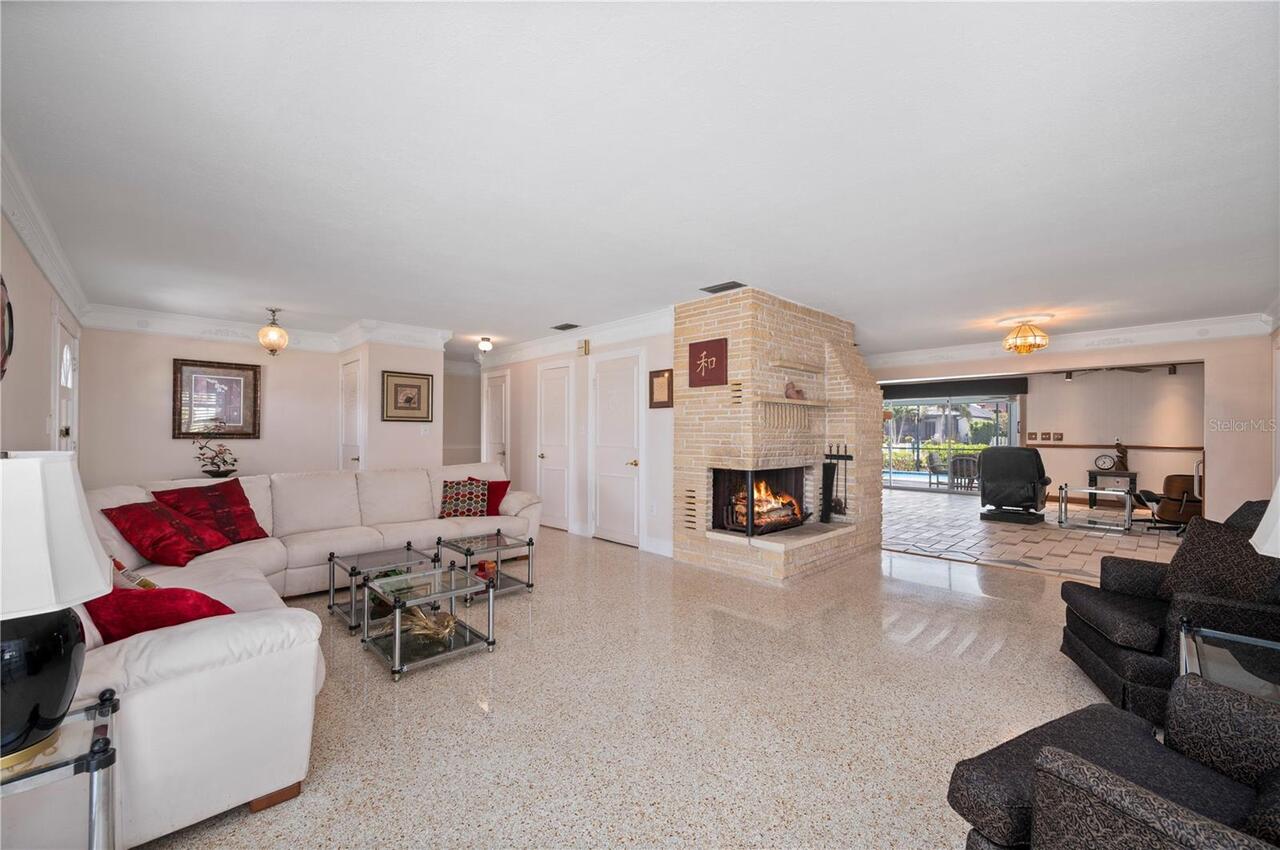Listing Photo 11