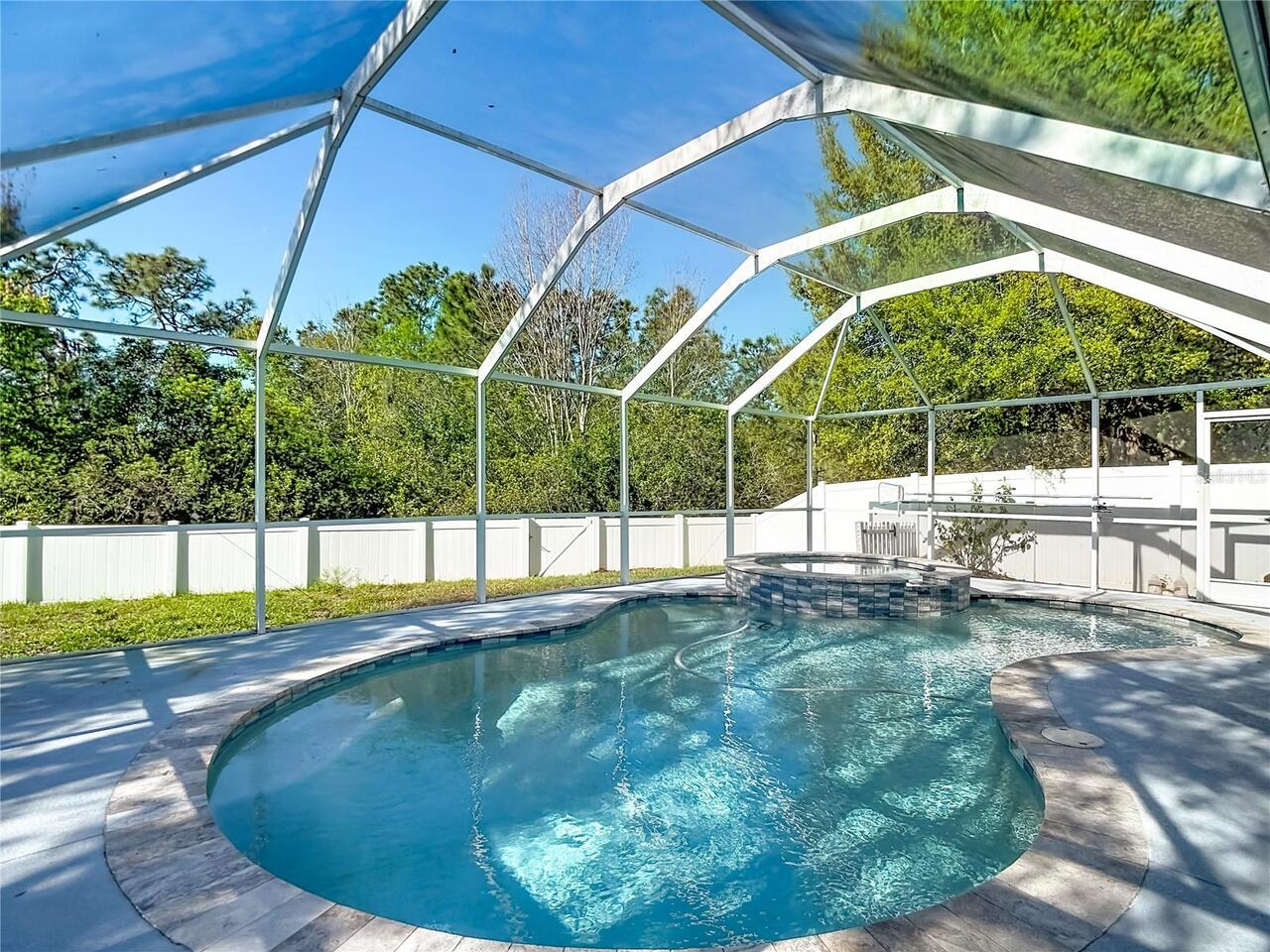 Listing Photo 11