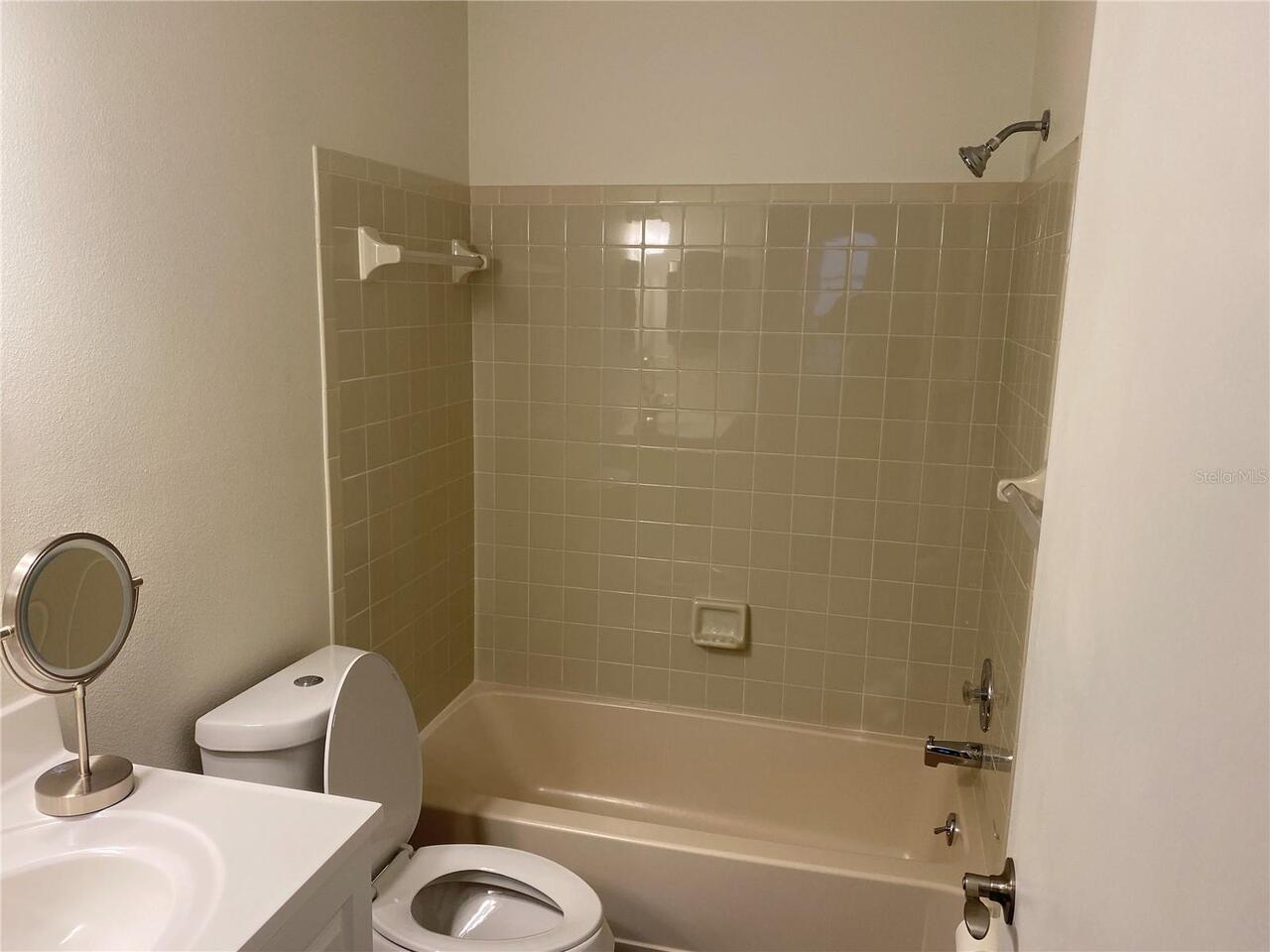 Listing Photo 12