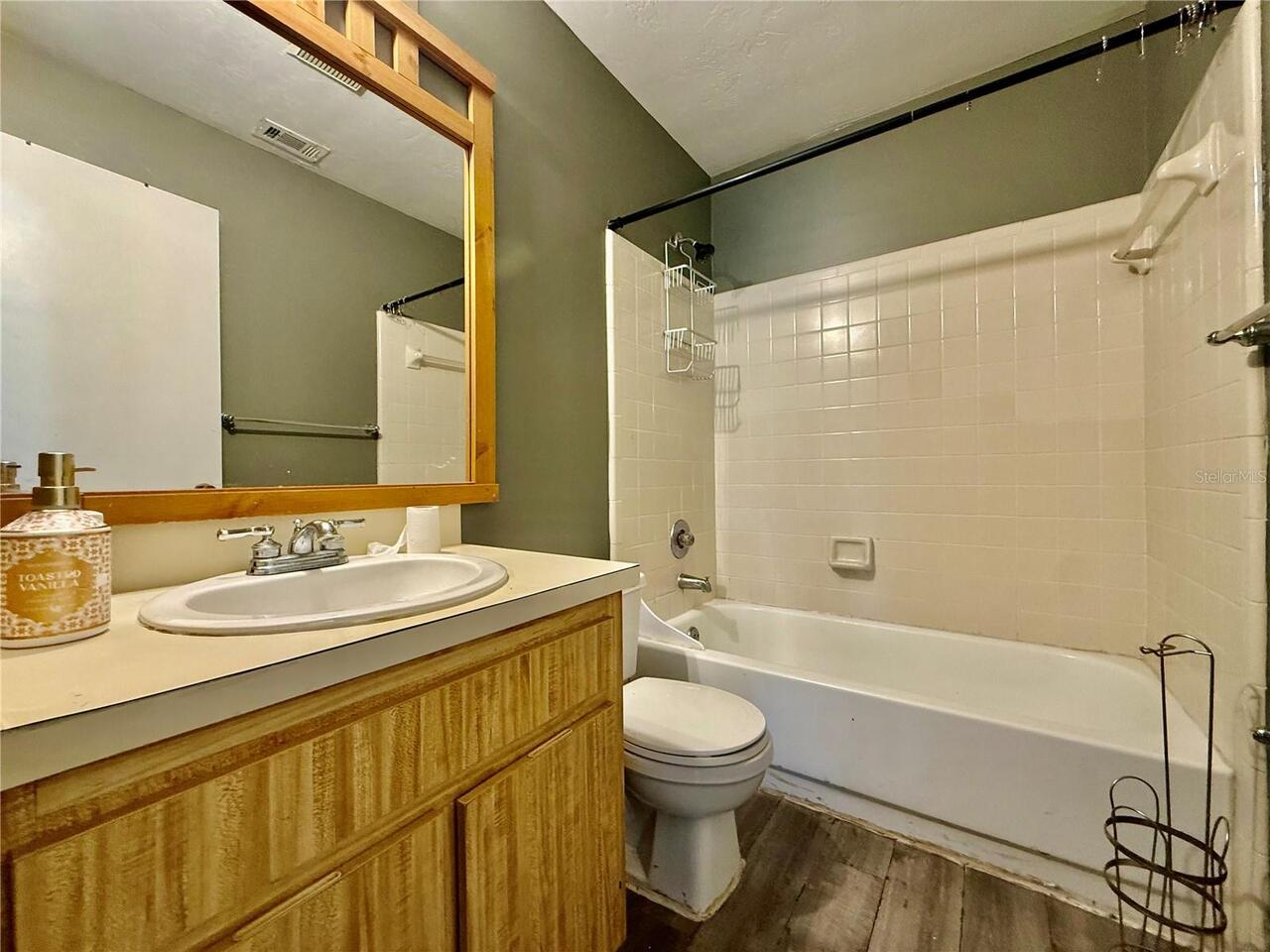 Listing Photo 16