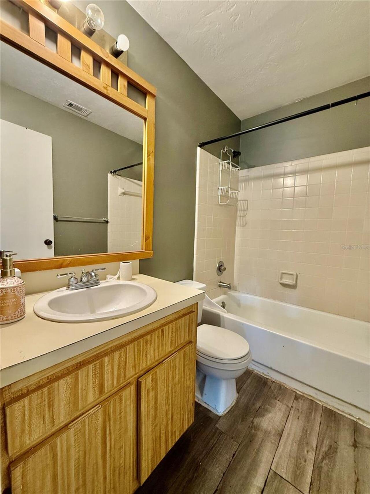 Listing Photo 17