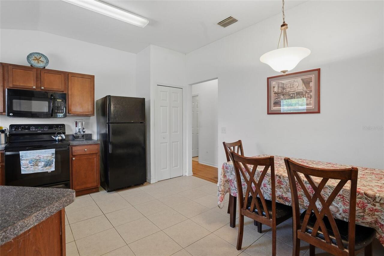 Listing Photo 8