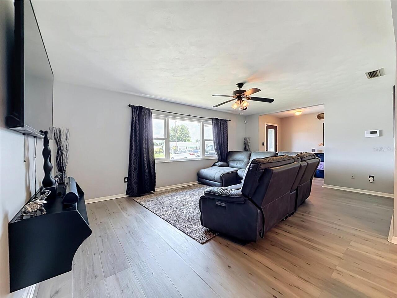 Listing Photo 6