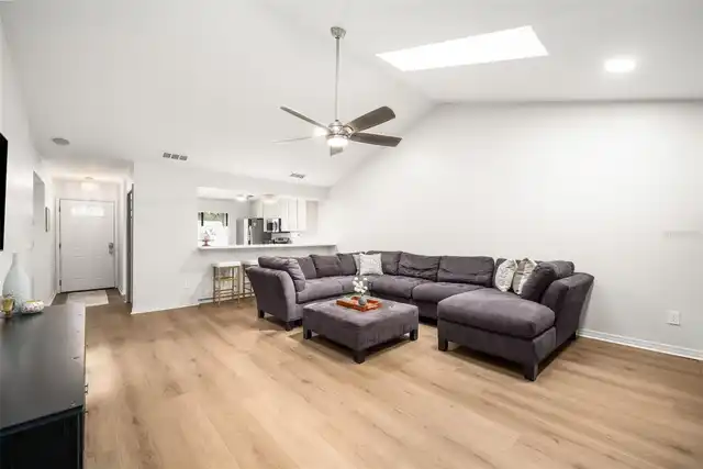Listing Photo 15