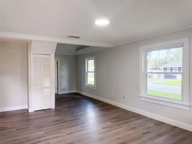 Listing Photo 9