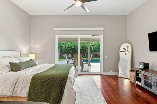 Listing Photo 10