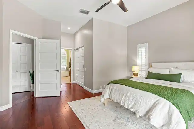 Listing Photo 12