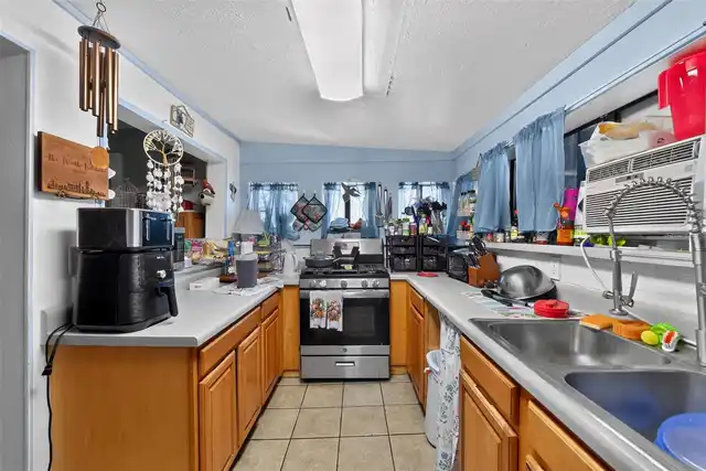 Listing Photo 8