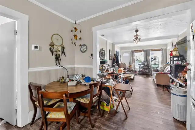 Listing Photo 11