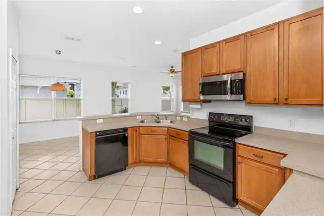 Listing Photo 9