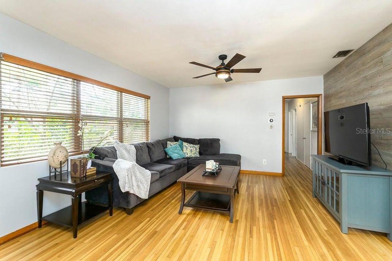 Listing Photo 10