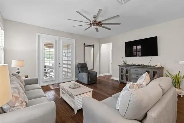 Listing Photo 17